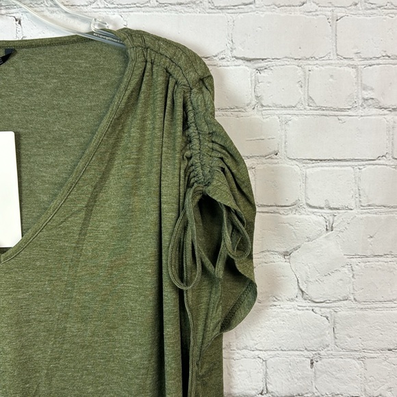 BloomChic Green Gathered Tie Sleeve Top Plus Size 14/16 1X - Picture 3 of 5